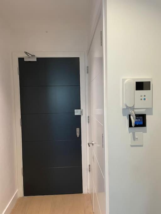 Apartment Entire In Brentford, West London.